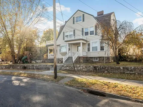 62 Circuit Road New Rochelle NY 10805