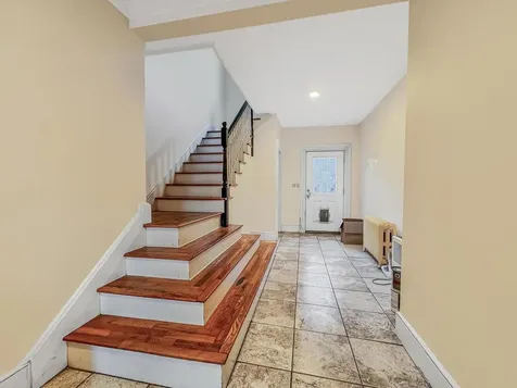 62 Circuit Road New Rochelle NY 10805