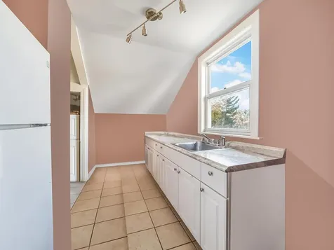 62 Circuit Road New Rochelle NY 10805