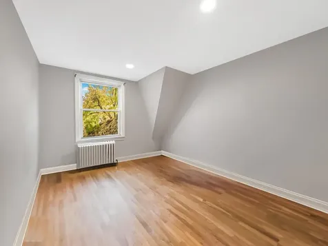 62 Circuit Road New Rochelle NY 10805