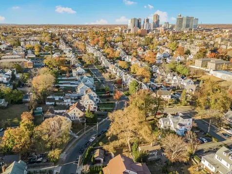 62 Circuit Road New Rochelle NY 10805