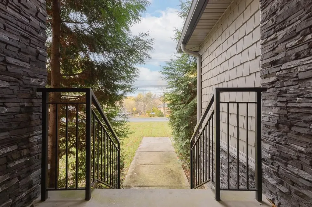 149 Viola Road Suffern NY 10901