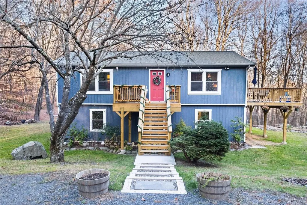 62 Hawleys Corners Road Highland NY 12528