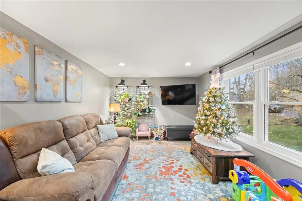 62 Hawleys Corners Road Highland NY 12528