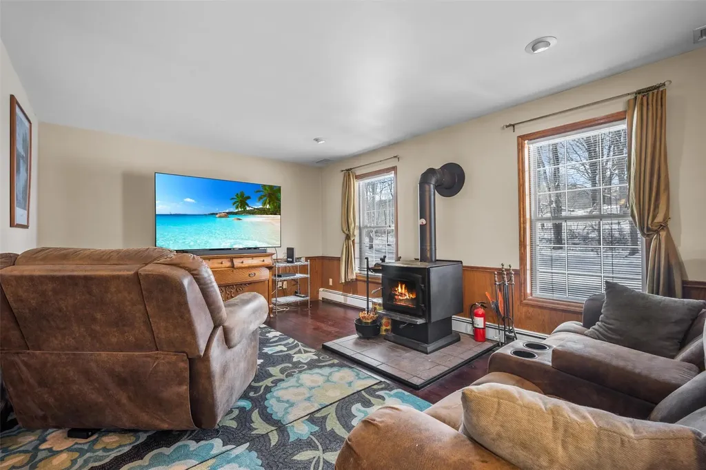 504 Browning Road Salt Point NY 12578