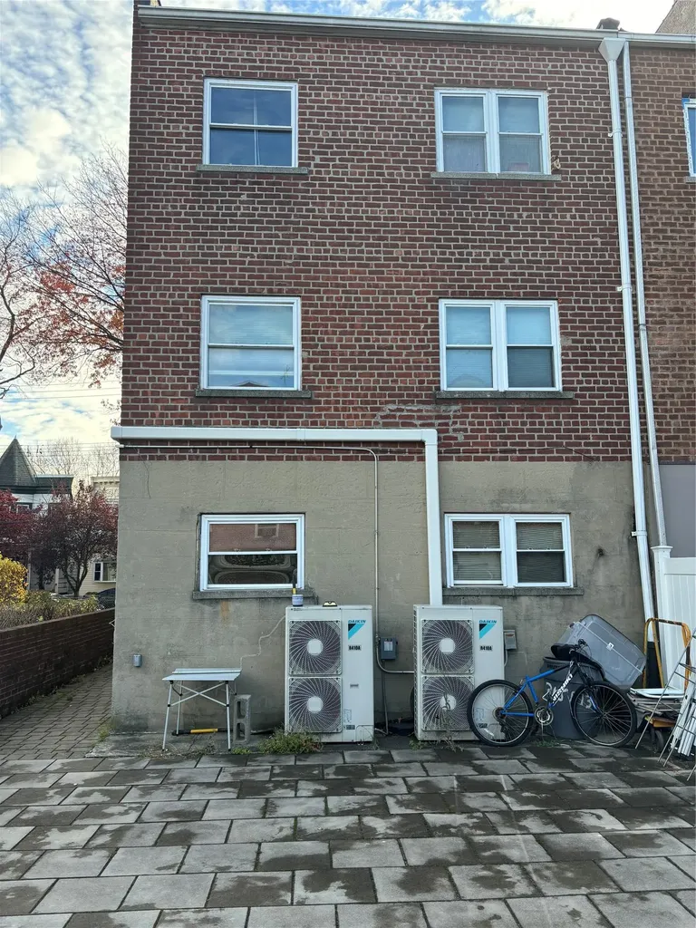 315 E 239th Street Bronx NY 10470
