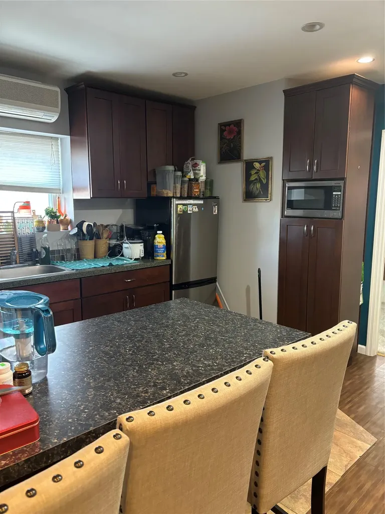 315 E 239th Street Bronx NY 10470