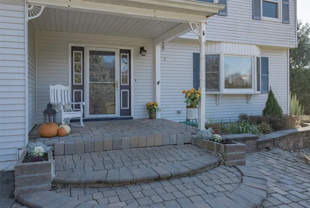 8 Old Cross Road Warwick NY 10990
