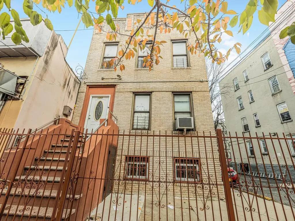 1262 Leland Avenue Bronx NY 10472