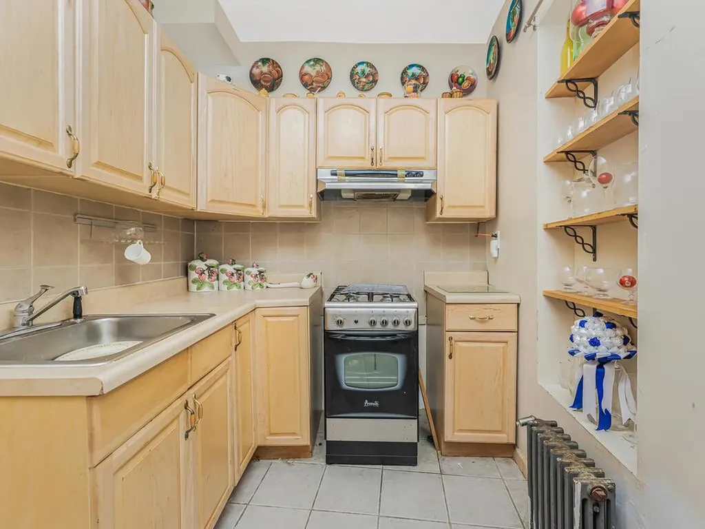 1262 Leland Avenue Bronx NY 10472
