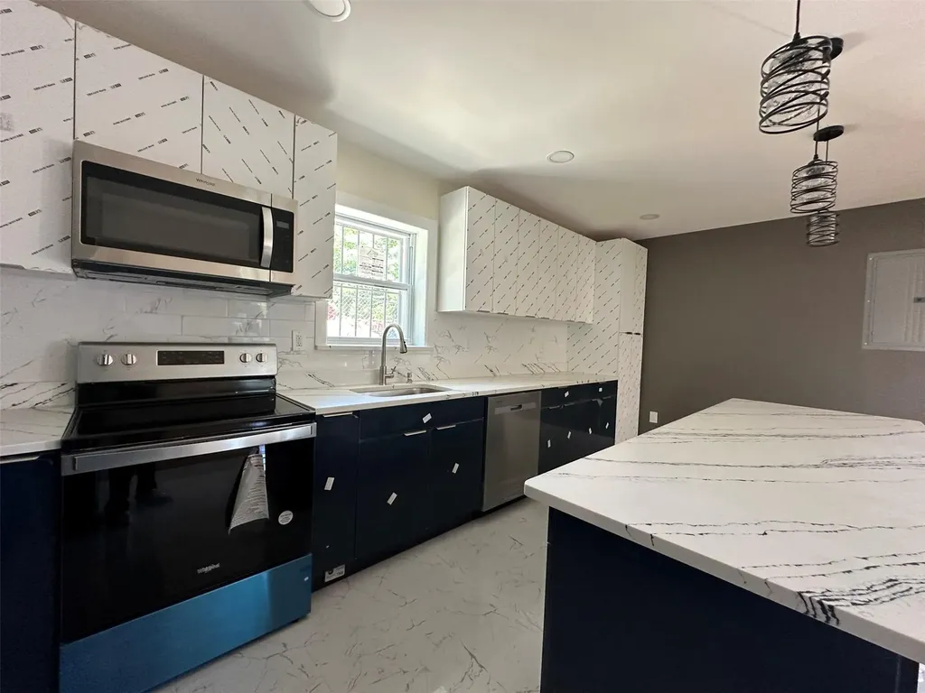 3653 Marolla Place Bronx NY 10466