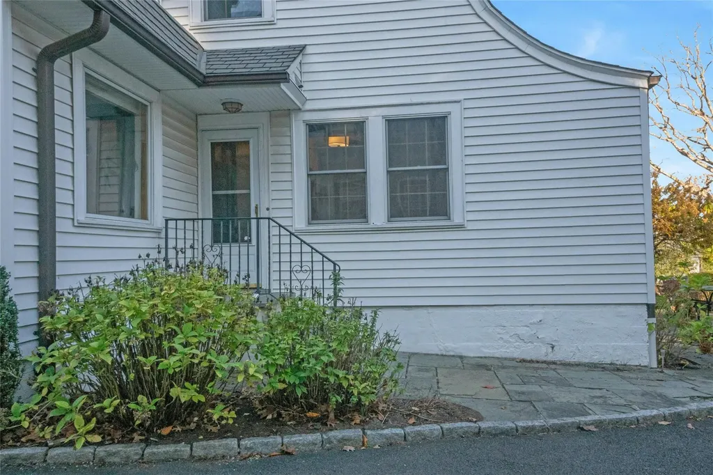 93 Sterling Avenue White Plains NY 10606