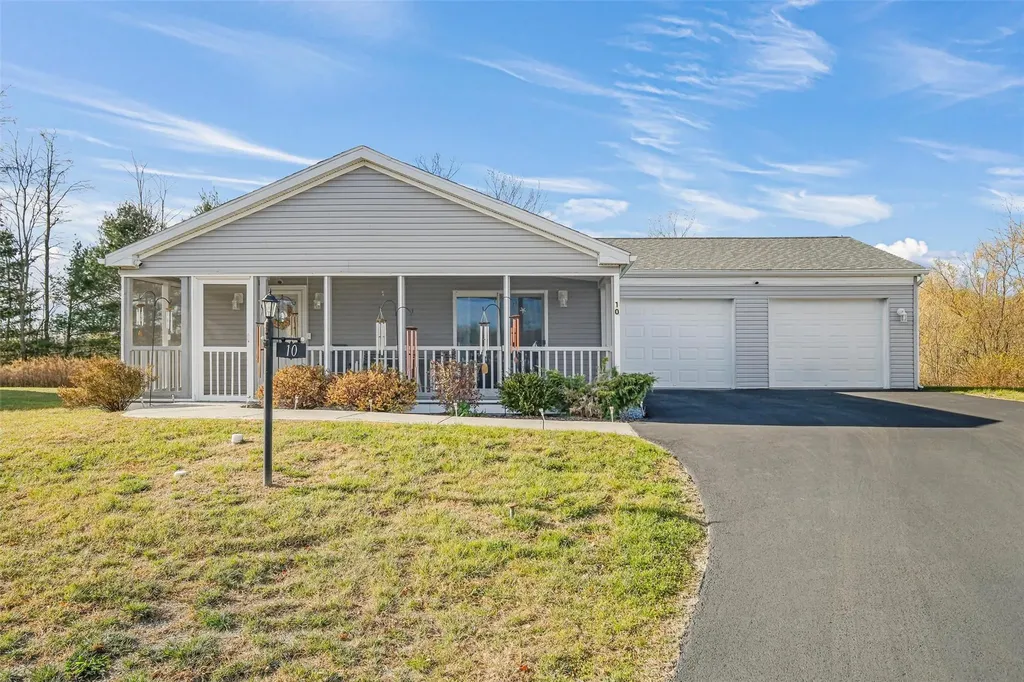 10 Boca Court Poughkeepsie NY 12603