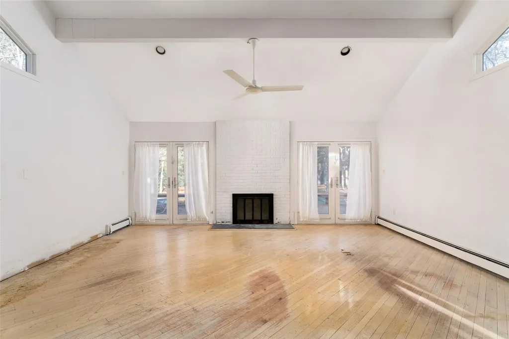 4 Todd Drive East Hampton NY 11937