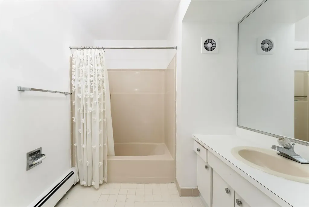 4 Todd Drive East Hampton NY 11937