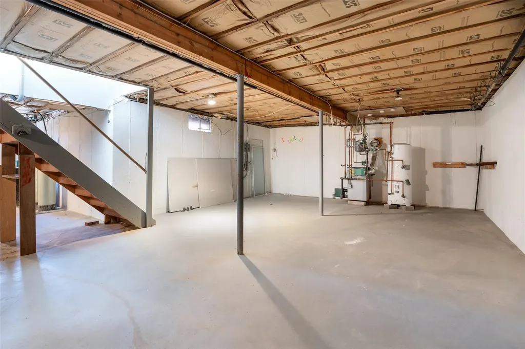4 Todd Drive East Hampton NY 11937