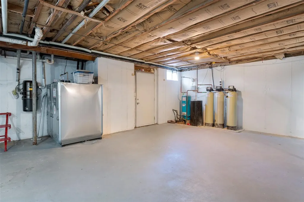 4 Todd Drive East Hampton NY 11937