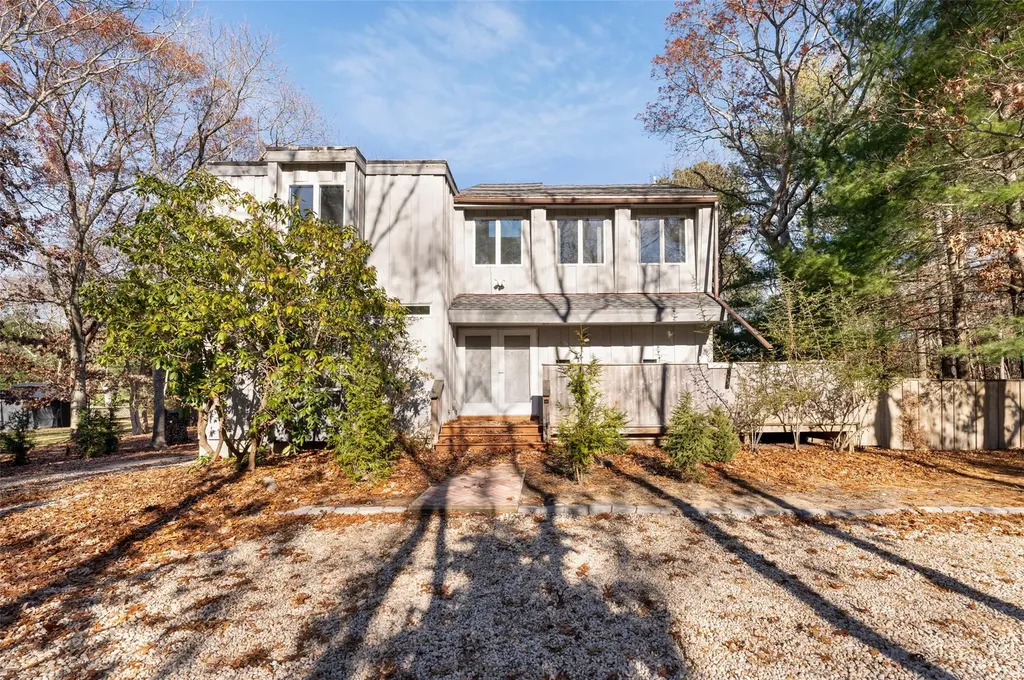 4 Todd Drive East Hampton NY 11937