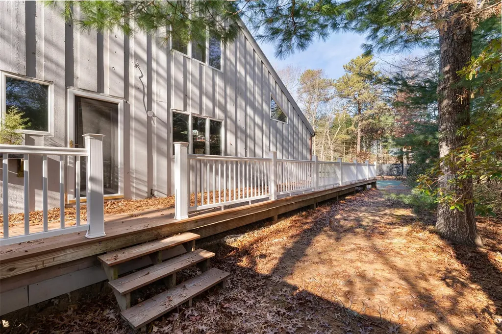 4 Todd Drive East Hampton NY 11937