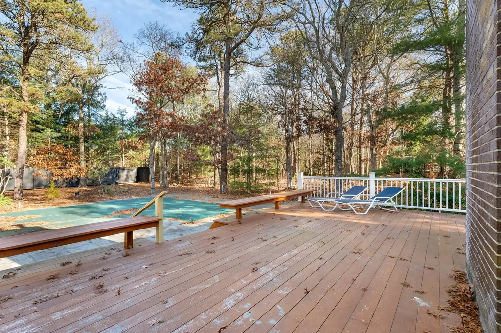 4 Todd Drive East Hampton NY 11937