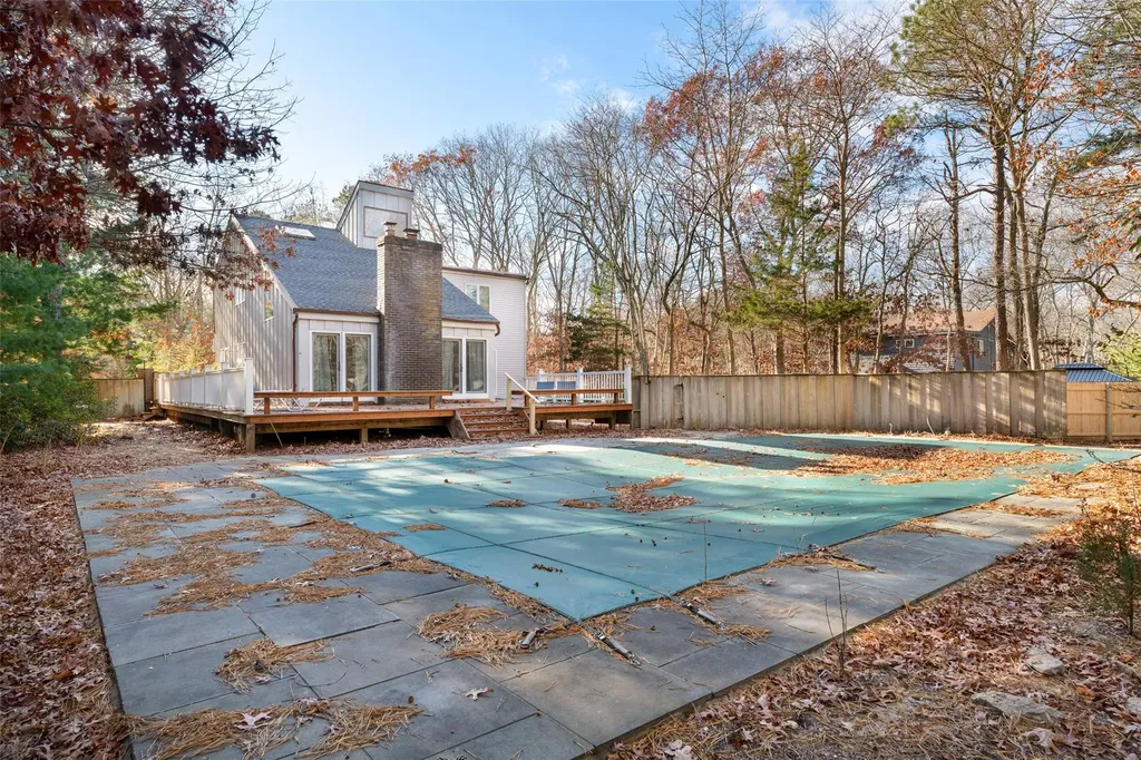 4 Todd Drive East Hampton NY 11937
