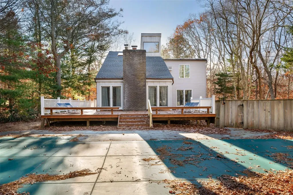 4 Todd Drive East Hampton NY 11937