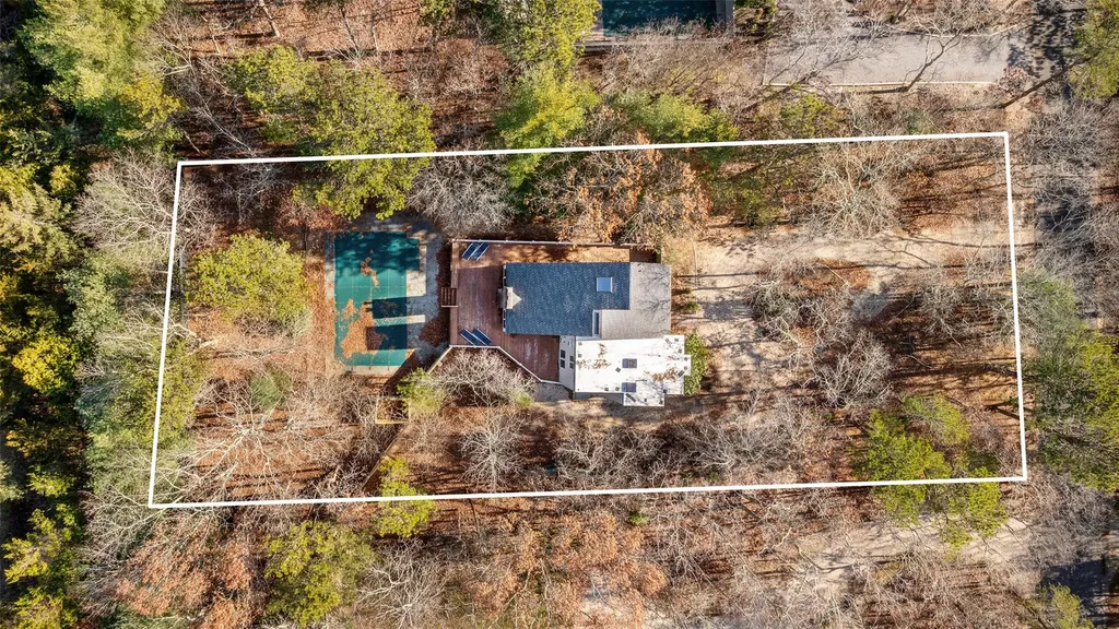 4 Todd Drive East Hampton NY 11937