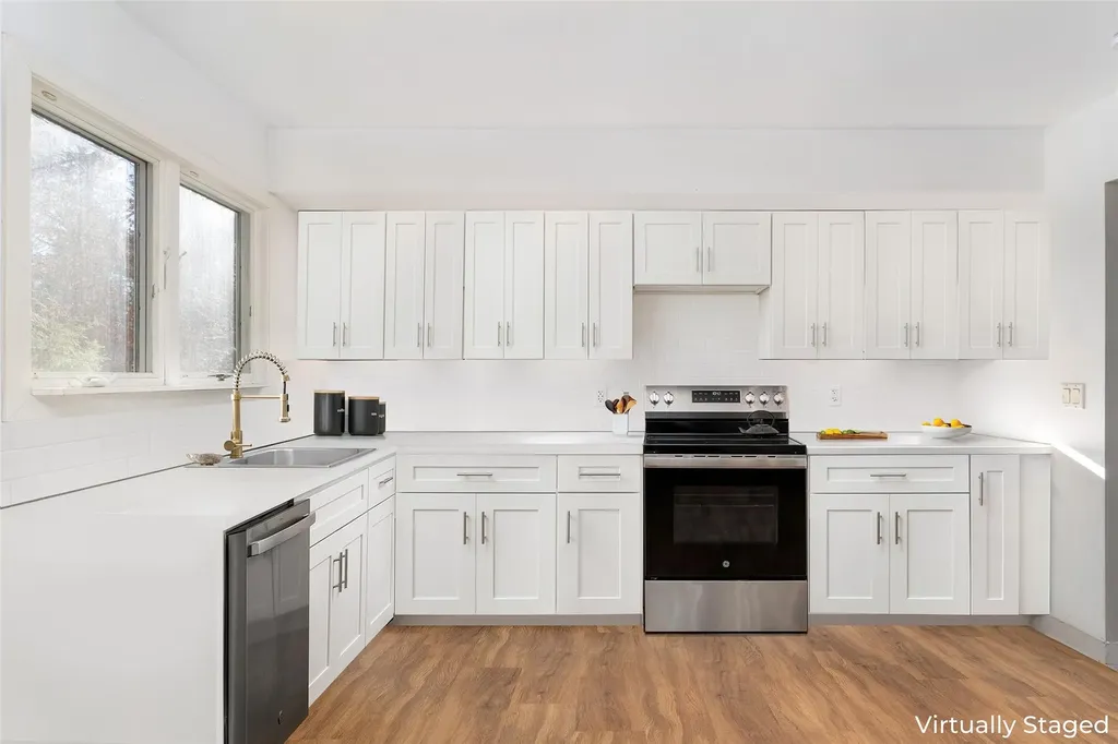 4 Todd Drive East Hampton NY 11937