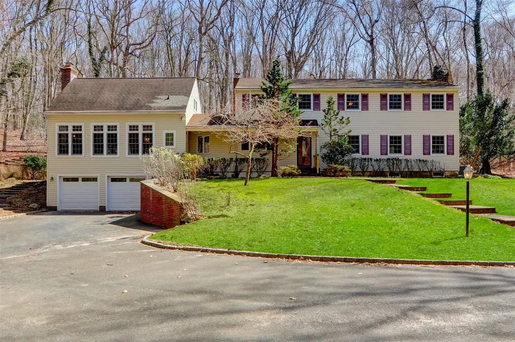 1 Spring Hollow Road Saint James NY 11780