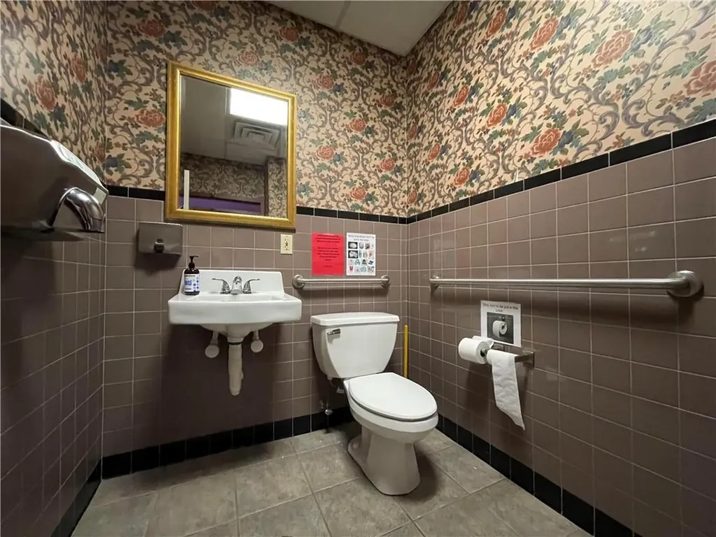 4232 Albany Post Road Hyde Park NY 12538