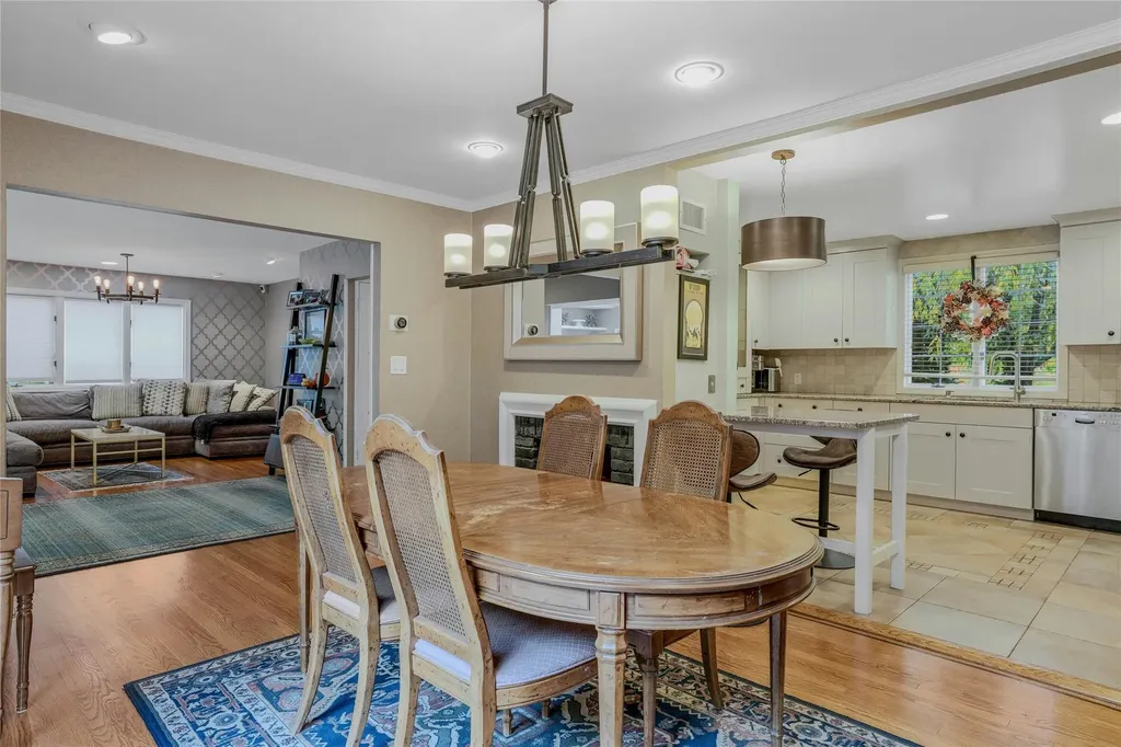61 Argyle Road Albertson NY 11507