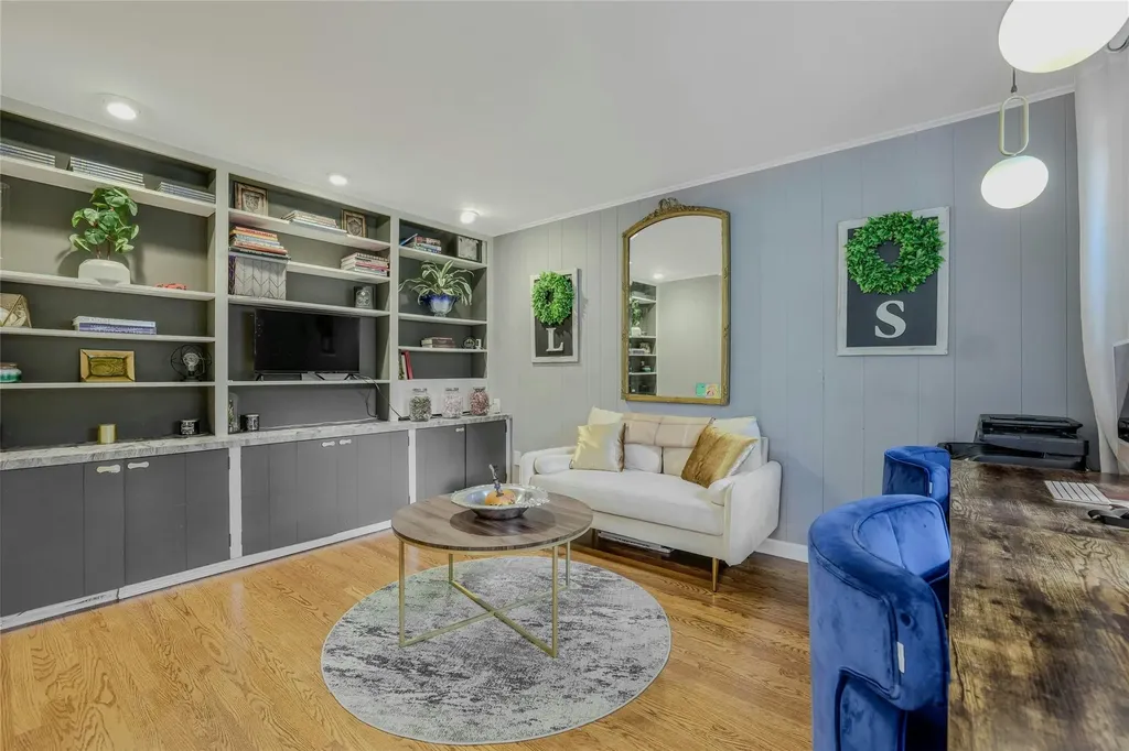 61 Argyle Road Albertson NY 11507