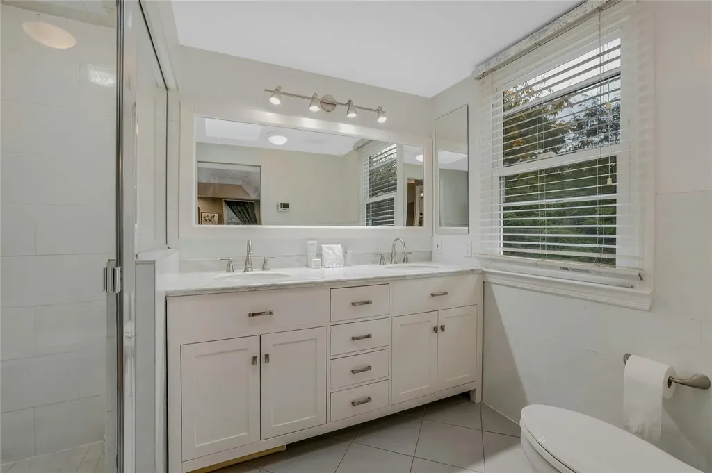 61 Argyle Road Albertson NY 11507