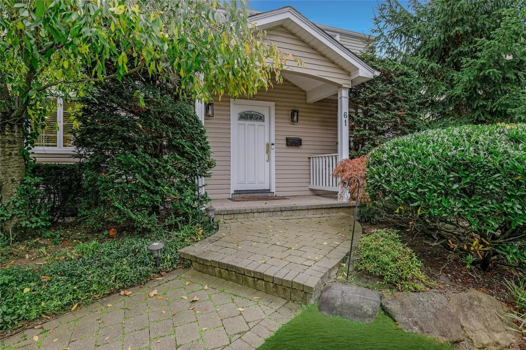 61 Argyle Road Albertson NY 11507