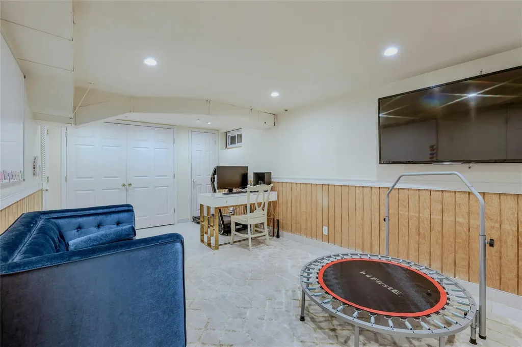 61 Argyle Road Albertson NY 11507