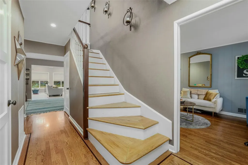 61 Argyle Road Albertson NY 11507