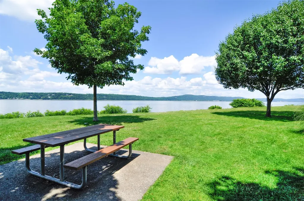 25 Lefurgy Avenue Dobbs Ferry NY 10522