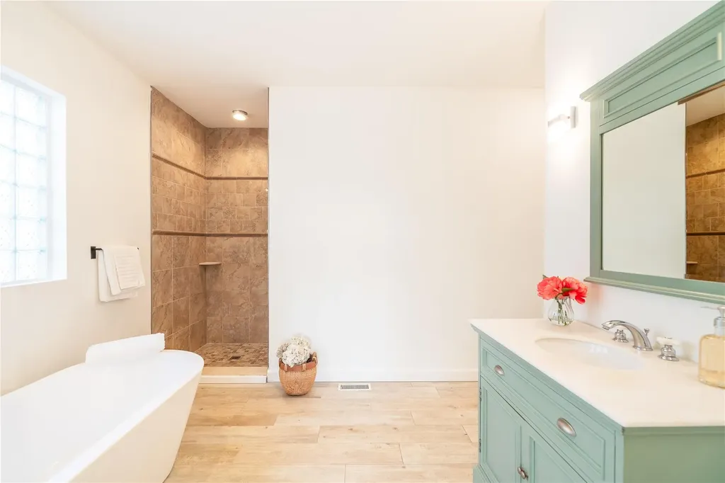 35 Tyler Drive Riverhead NY 11901