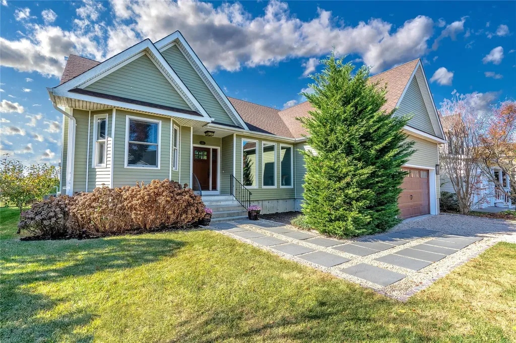 35 Tyler Drive Riverhead NY 11901