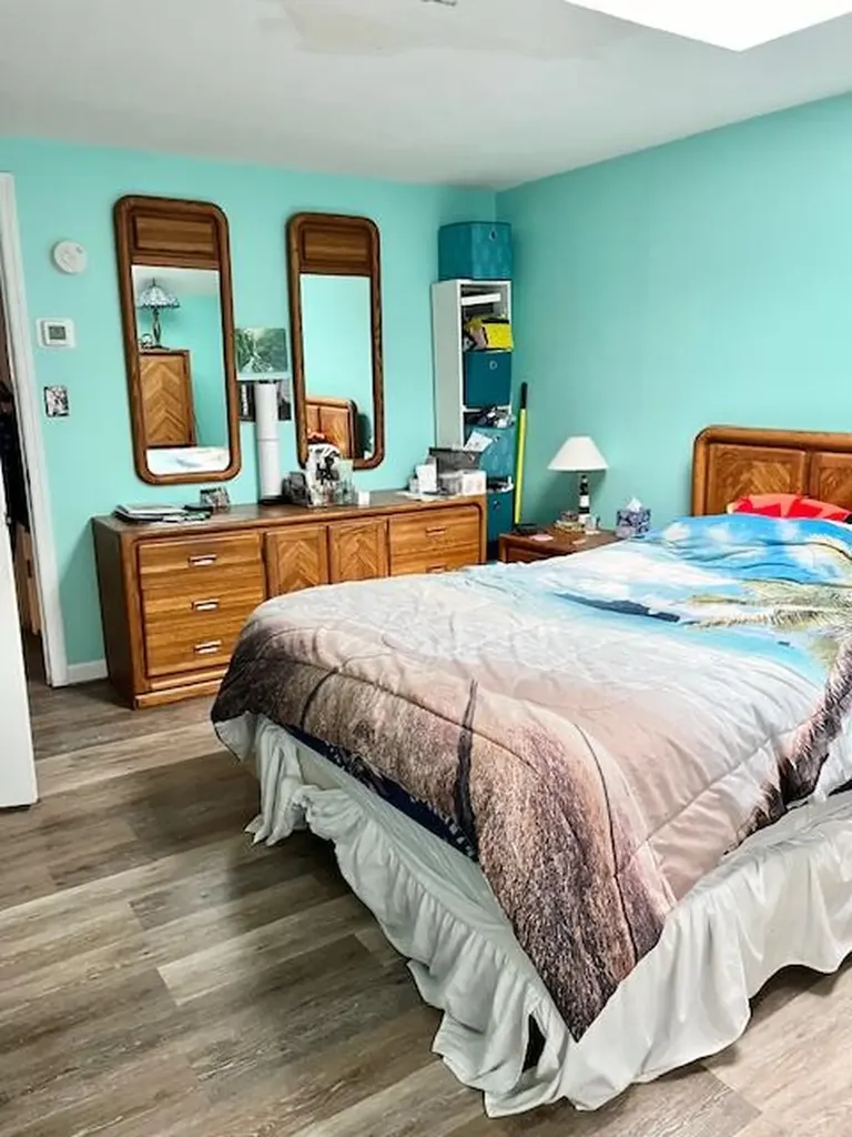 16 Cheryl Lane North Babylon NY 11703