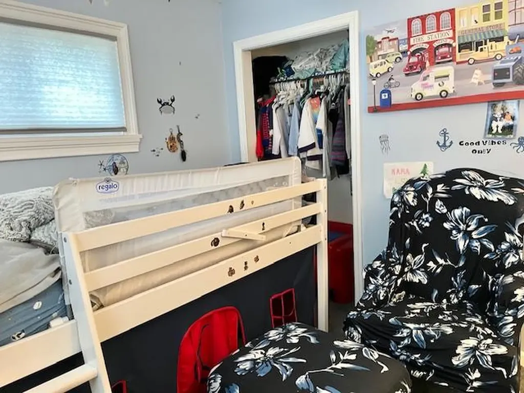 16 Cheryl Lane North Babylon NY 11703