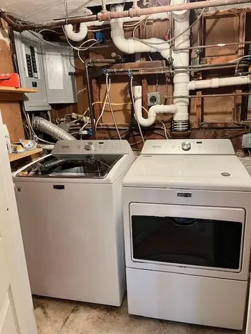 16 Cheryl Lane North Babylon NY 11703