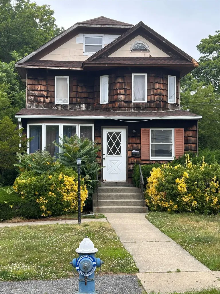 817 Southard Street Baldwin NY 11510