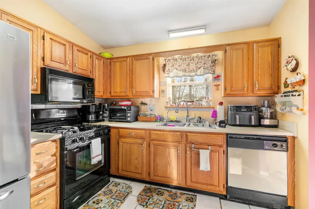 7 Ted Miller Drive Maybrook NY 12543