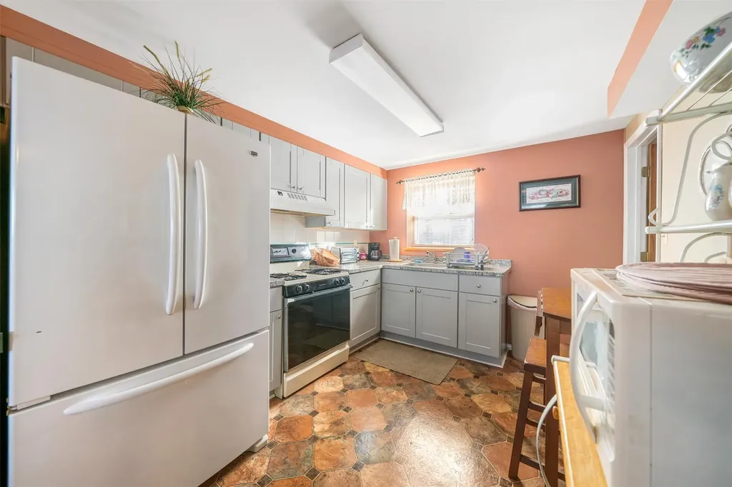 7 Ted Miller Drive Maybrook NY 12543