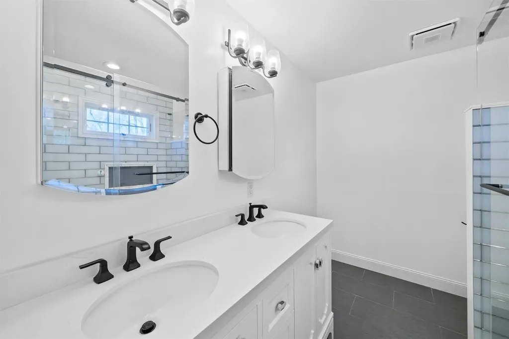 3 Glynn Oval Blauvelt NY 10913