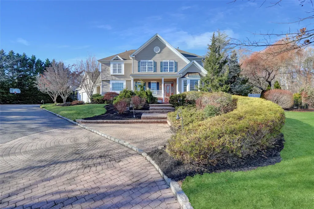 8 Brookline Court Wading River NY 11792