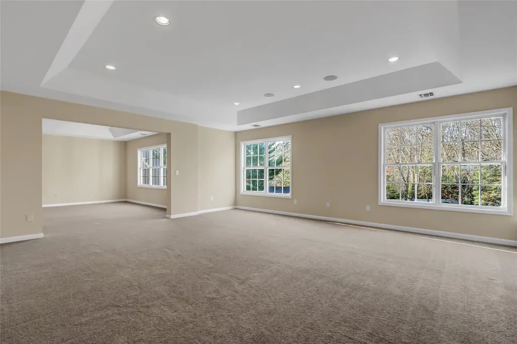 8 Brookline Court Wading River NY 11792