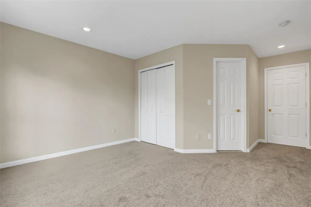 8 Brookline Court Wading River NY 11792