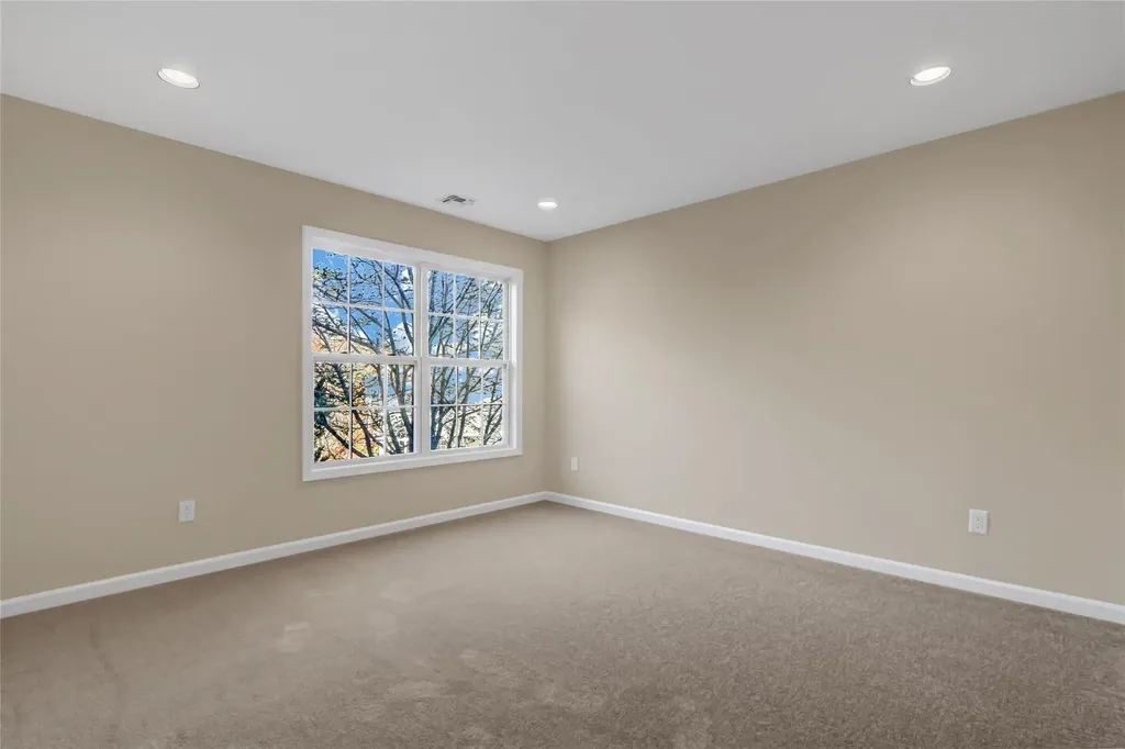 8 Brookline Court Wading River NY 11792
